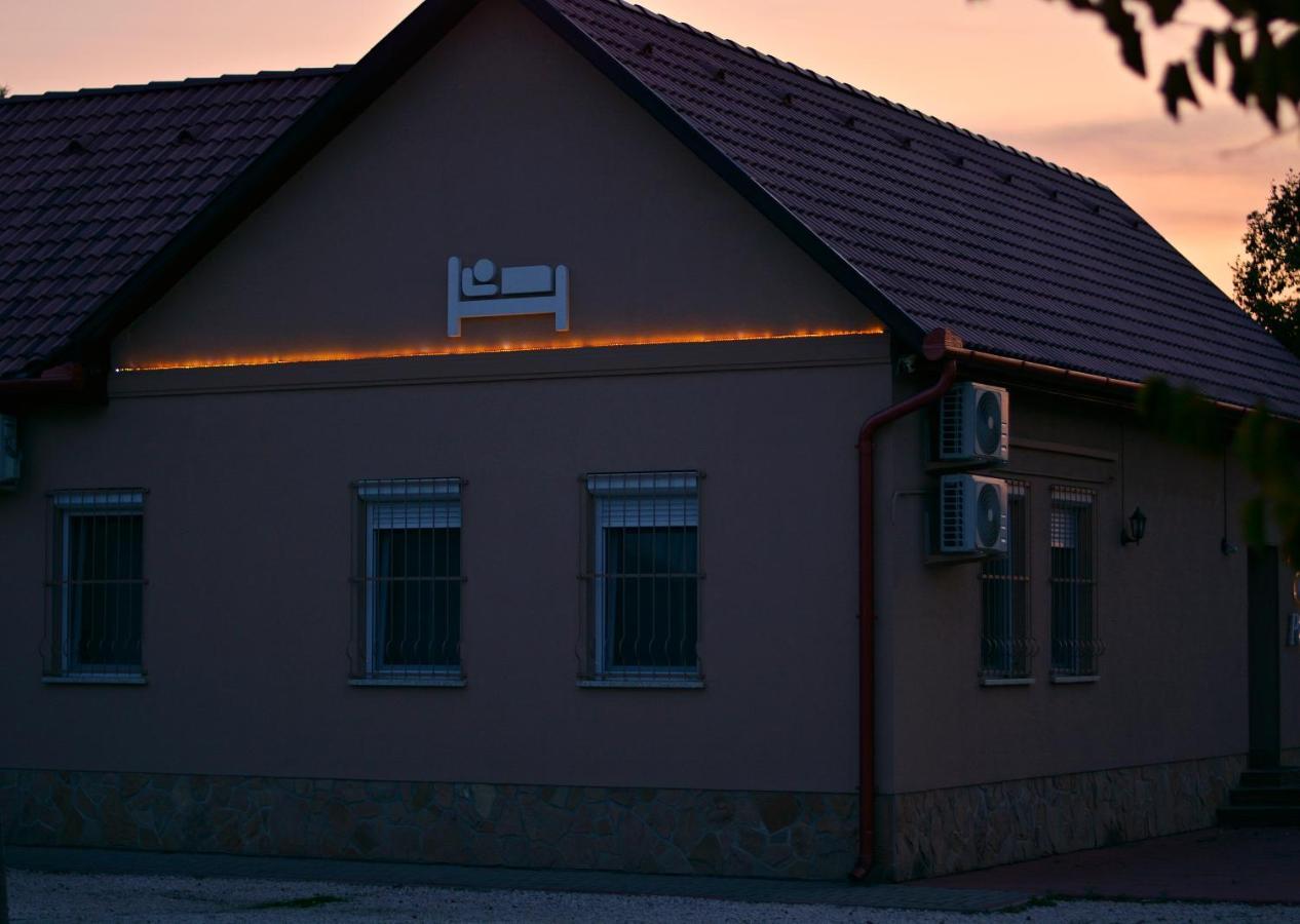 R.Gold Apartman Makó Exteriér fotografie