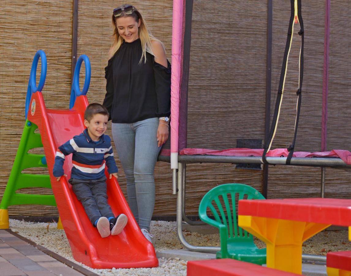 R.Gold Apartman Makó Exteriér fotografie